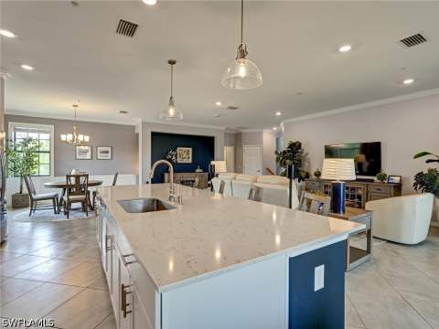 2359 Montserrat Ln 202, Naples FL - photo 17 of 50