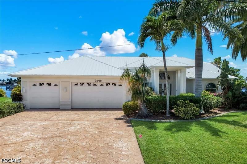 3 bedroom SingleFamilyResidence at 2546 SW 45th St, Cape Coral, Cape Coral — photo 2