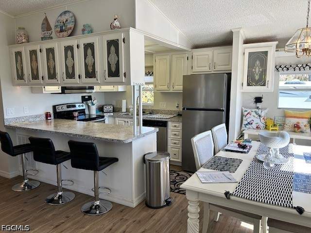 2 bedroom ManufacturedHome at 19681 Summerlin Rd 404, Palmetto Palms R V, Fort Myers — photo 4