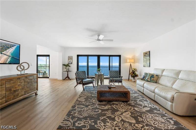 3 bedroom Condominium at 1920 Virginia Ave 601, Pointe Royale, Fort Myers — photo 2