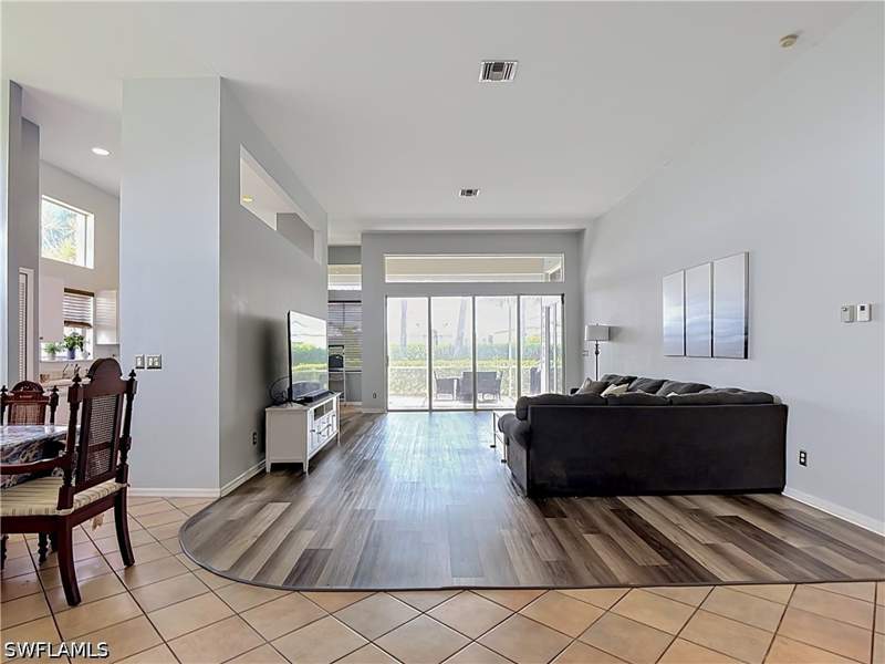 3 bedroom SingleFamilyResidence at 19372 Silver Oak Dr, Silver Oak At The Vines, Estero — photo 4