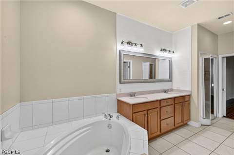7930 Sandel Wood Cir W, Fort Myers FL - photo 22 of 37