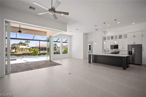 2304 SW 38th Ter, Cape Coral FL - photo 15 of 43