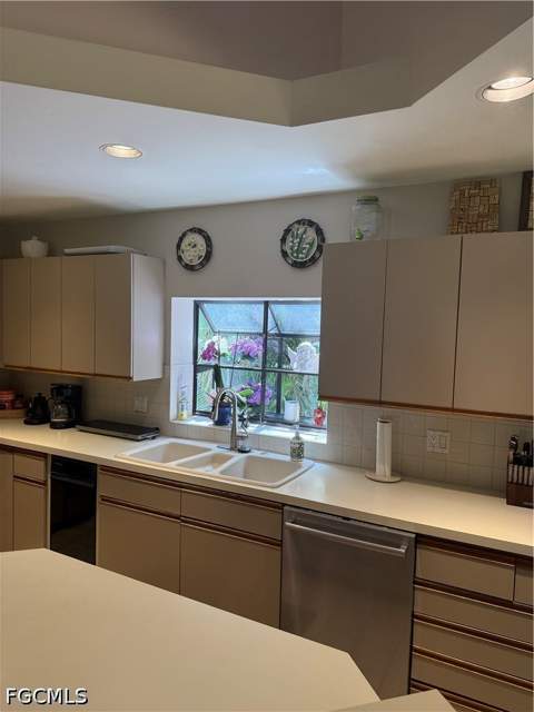 15793 San Antonio Ct, Fort Myers FL - photo 8 of 20