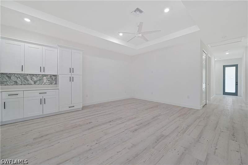 6 bedroom SingleFamilyResidence at 2223 Carver Ave, Fort Myers, Fort Myers — photo 4