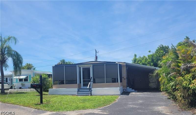2 bedroom ManufacturedHome at 265 Fireball Ln, Mobile Manor, North Fort Myers — photo 2