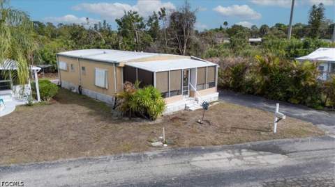 265 Fireball Ln, North Fort Myers FL - photo 8 of 37