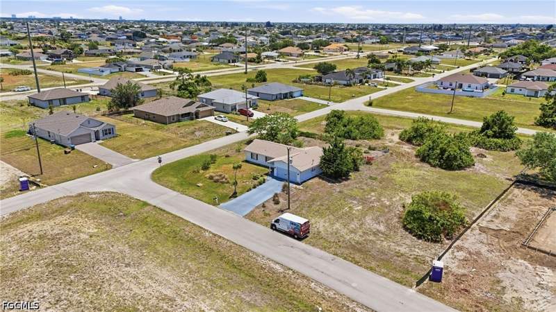 3 bedroom SingleFamilyResidence at 18 NW 26th Ter, Cape Coral, Cape Coral — photo 3