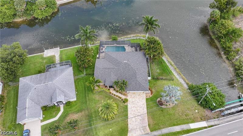 3 bedroom SingleFamilyResidence at 515 Gleason Pkwy, Cape Coral, Cape Coral — photo 2