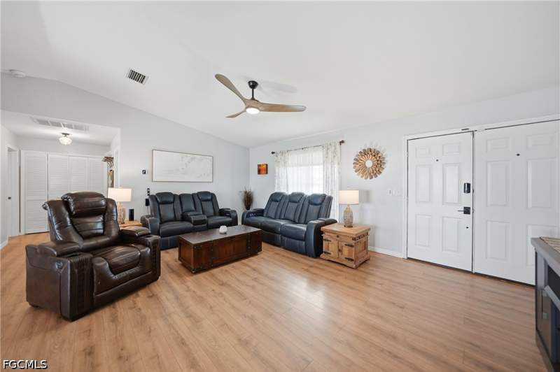 3 bedroom SingleFamilyResidence at 515 Gleason Pkwy, Cape Coral, Cape Coral — photo 3