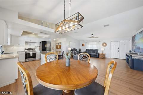 515 Gleason Pkwy, Cape Coral FL - photo 9 of 33