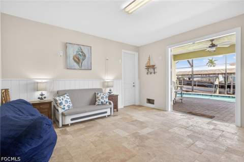 243 Driftwood Ln, Fort Myers Beach FL - photo 24 of 40