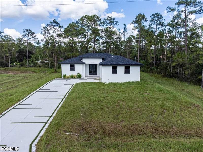 3 bedroom SingleFamilyResidence at 1310 Jefferson Ave, Lehigh Acres, Lehigh Acres — photo 2