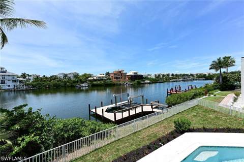 219 Bayfront Dr, Bonita Springs FL - photo 8 of 48