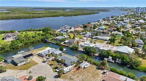 421 Connecticut St, Fort Myers Beach FL - photo 21 of 40