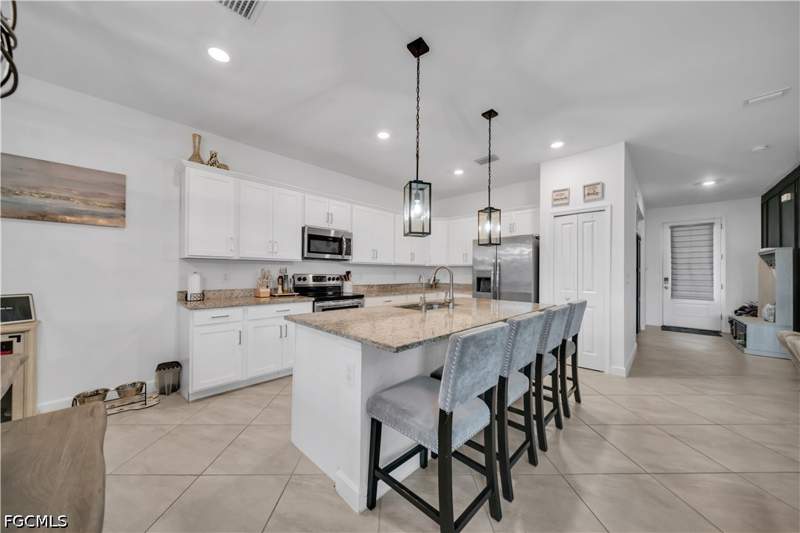 4 bedroom SingleFamilyResidence at 11191 Timber Creek Dr, Timber Creek, Fort Myers — photo 4