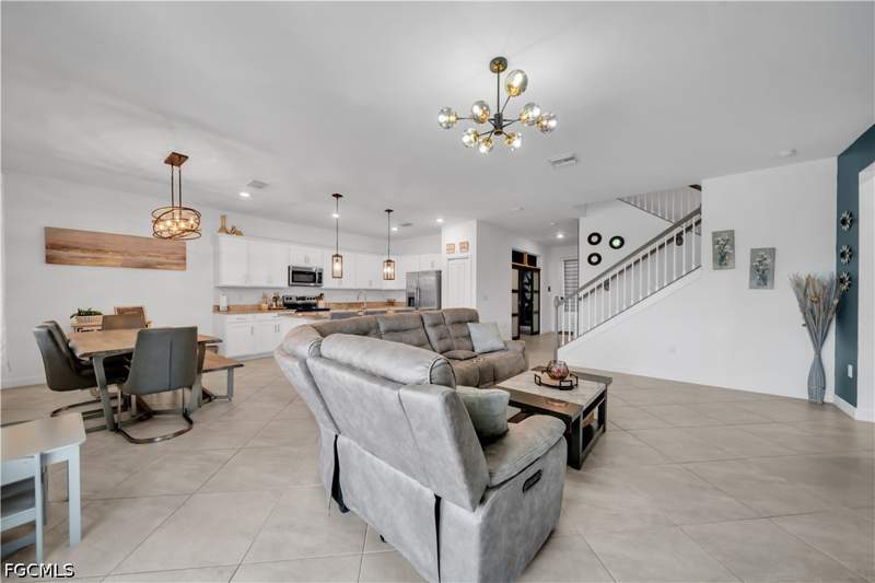 4 bedroom SingleFamilyResidence at 11191 Timber Creek Dr, Timber Creek, Fort Myers — photo 5