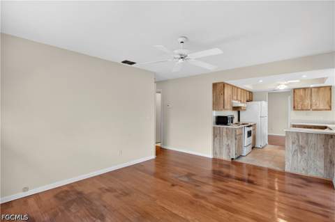 9708 Foxglove Cir, Fort Myers FL - photo 10 of 46