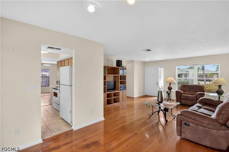 2 bedroom SingleFamilyResidence at 9708 Foxglove Cir, South Pointe, Fort Myers — photo 5