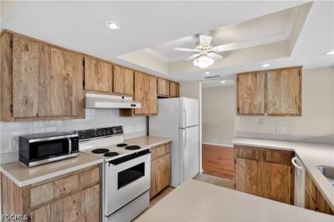 9708 Foxglove Cir, Fort Myers FL - photo 7 of 46