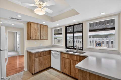 9708 Foxglove Cir, Fort Myers FL - photo 9 of 46