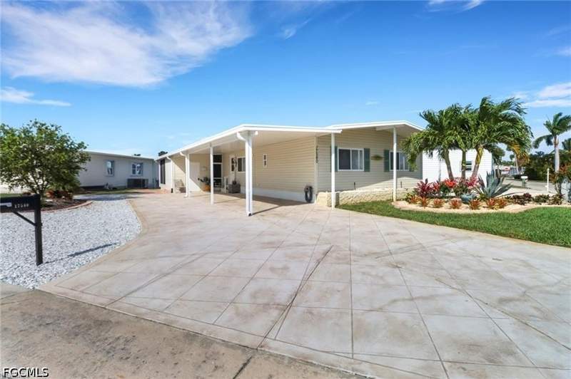 2 bedroom ManufacturedHome at 17540 Peppard Dr, Bayside Estates, Fort Myers Beach — photo 4
