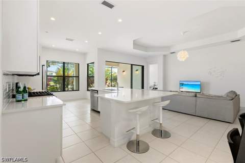 4715 Kensington Cir, Naples FL - photo 8 of 38