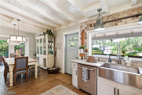 840 Myrtle Ter, Naples FL - photo 11 of 49