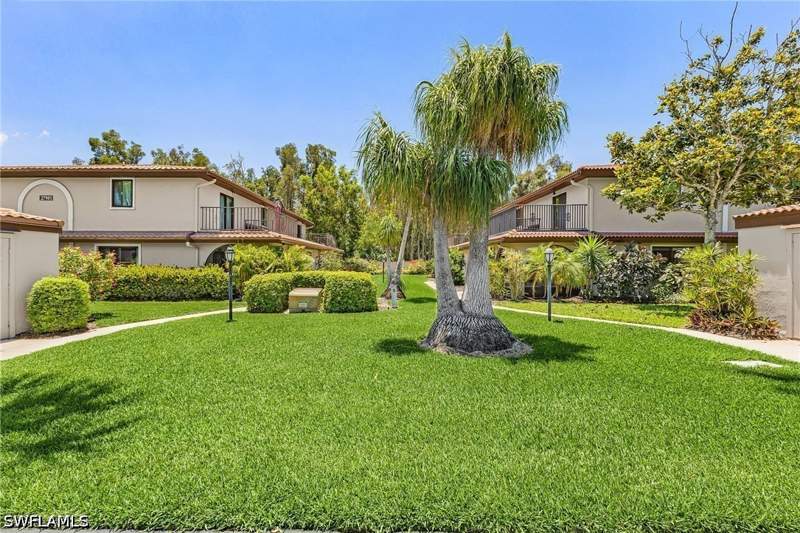 2 bedroom Townhouse at 27911 Hacienda East Blvd 217A, Hacienda Village, Bonita Springs — photo 2