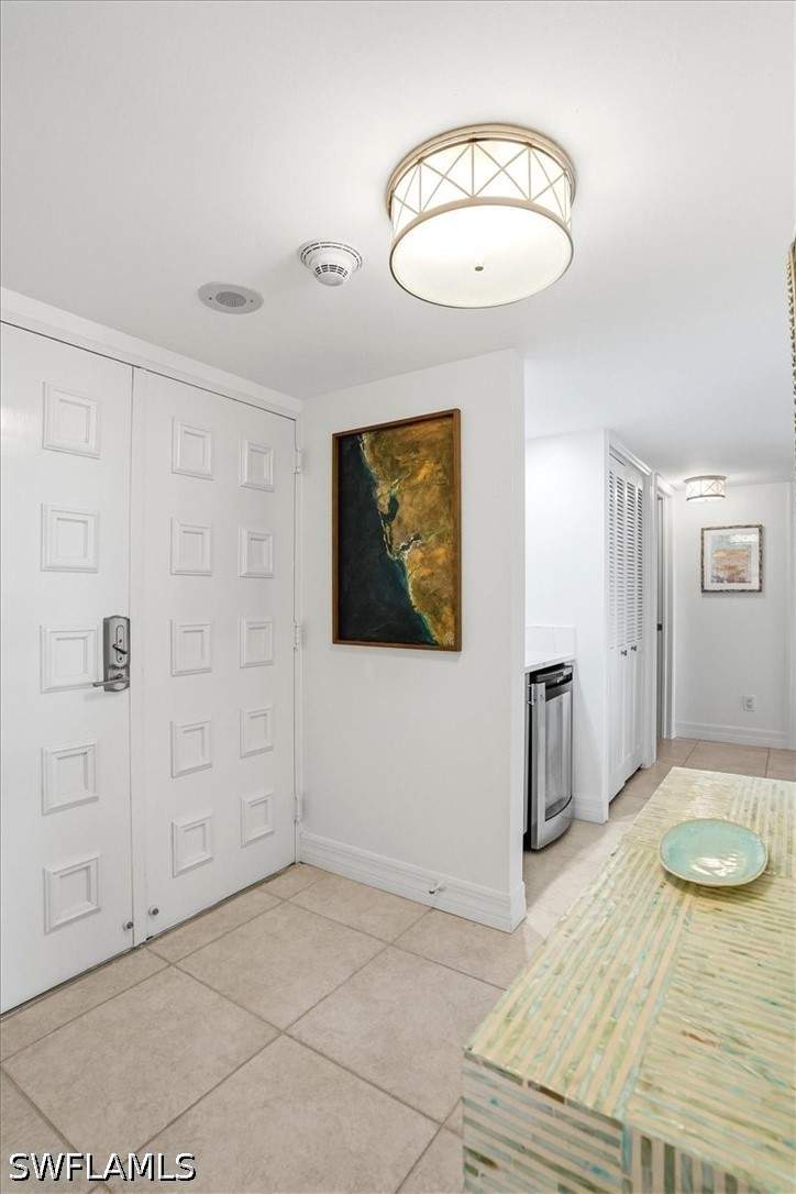 2 bedroom Condominium at 2400 Gulf Shore Blvd N 604, Admiralty Point, Naples — photo 4