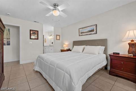 732 Woodshire Ln I5, Naples FL - photo 12 of 19
