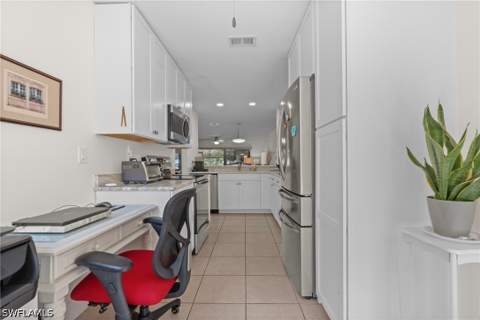 732 Woodshire Ln I5, Naples FL - photo 15 of 19