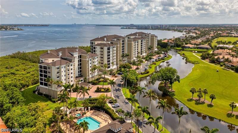 2 bedroom Condominium at 11640 Court Of Palms 301, Palmas Del Sol, Fort Myers — photo 2