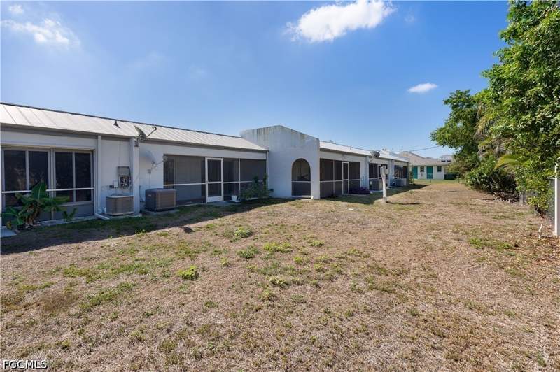 2 bedroom Condominium at 4608 SE 4th Pl 6, Plaza Country Blvd Condo, Cape Coral — photo 5