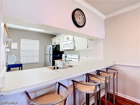 1708 Kings Lake Blvd 5-106, Naples FL - photo 9 of 49
