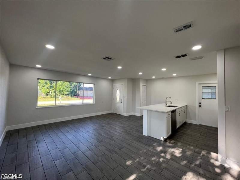 2 bedroom SingleFamilyResidence at 1109 Gifford Ave N, Lehigh Acres, Lehigh Acres — photo 5