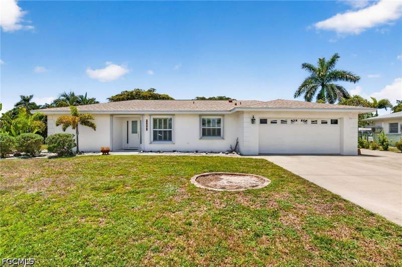 2 bedroom SingleFamilyResidence at 12279 Matlacha Blvd, Matlacha Isles, Matlacha Isles — photo 2