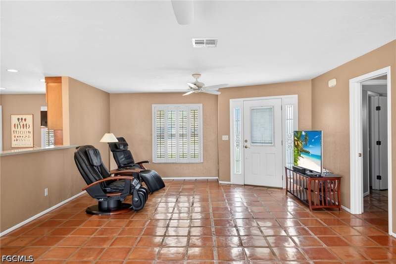 2 bedroom SingleFamilyResidence at 12279 Matlacha Blvd, Matlacha Isles, Matlacha Isles — photo 3