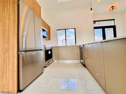 3424 NE 21st Pl, Cape Coral FL - photo 9 of 31