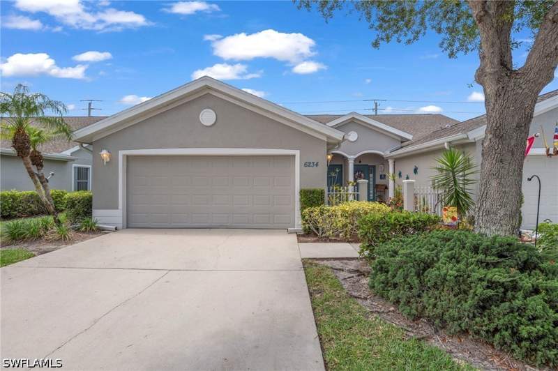 3 bedroom Attached at 6234 Mandalay Cir 57, Mandalay, Naples — photo 2