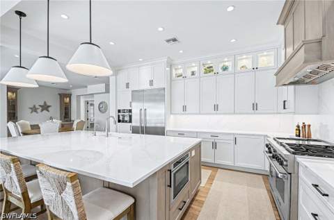 1888 6th St S, Naples FL - photo 8 of 37