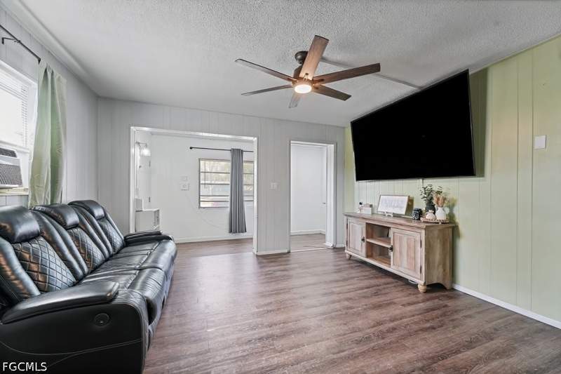 3 bedroom SingleFamilyResidence at 912 Hibiscus Ln, Tropic Isles, North Fort Myers — photo 5