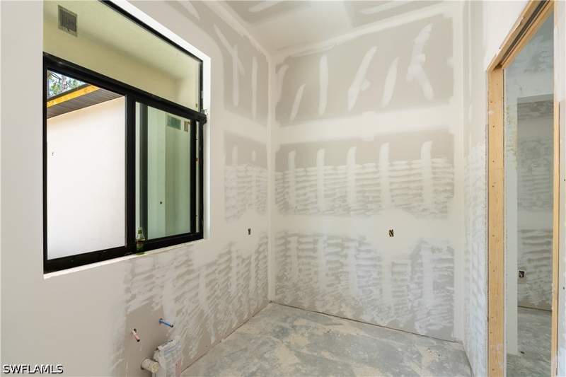 5 bedroom SingleFamilyResidence at 3191 16th Ave NE, Golden Gate Estates, Naples — photo 4