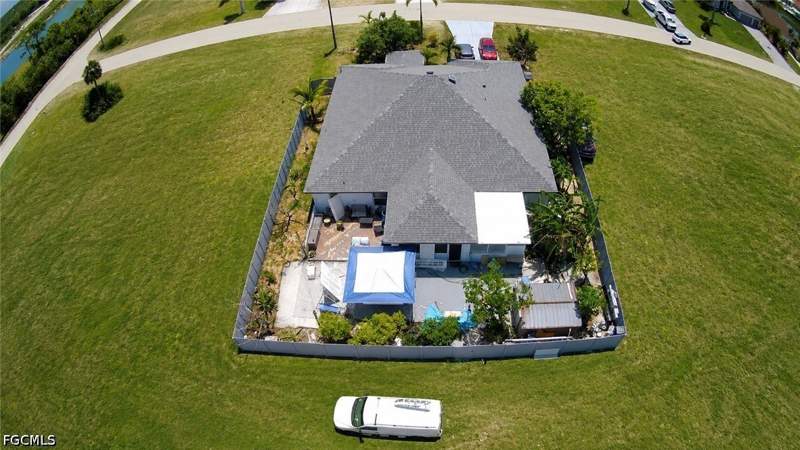 4 bedroom SingleFamilyResidence at 4009 NW 36th Ln, Cape Coral, Cape Coral — photo 3