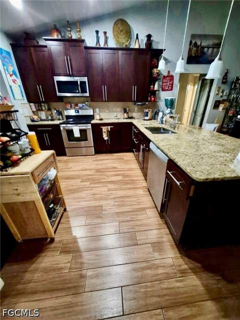 4009 NW 36th Ln, Cape Coral FL - photo 8 of 35