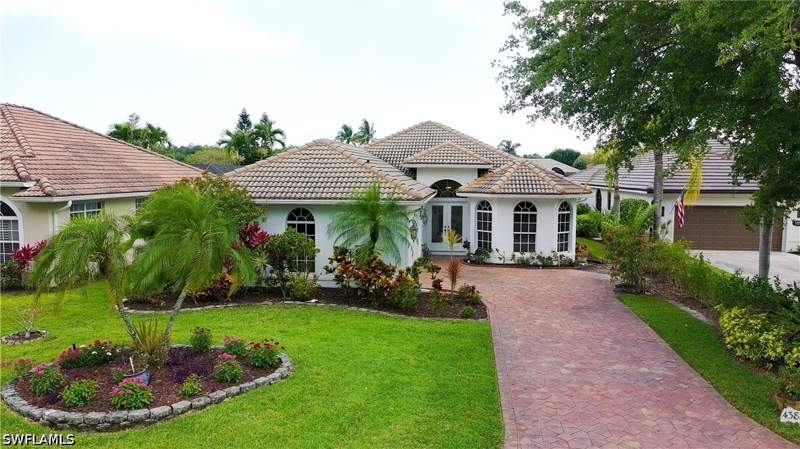 3 bedroom SingleFamilyResidence at 4388 Pomarine Ct, Longshore Lake, Naples — photo 2
