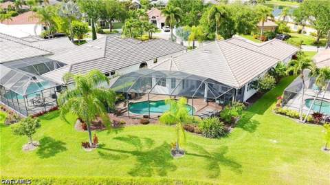 4388 Pomarine Ct, Naples FL - photo 6 of 22