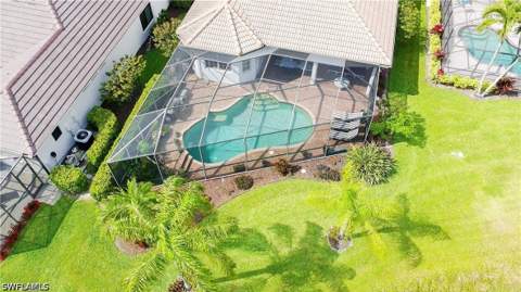 4388 Pomarine Ct, Naples FL - photo 7 of 22