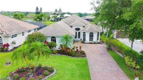 4388 Pomarine Ct, Naples FL - photo 9 of 22