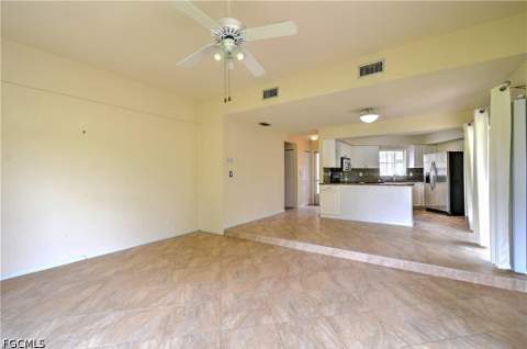 9 Park Lane Cir, Lehigh Acres FL - photo 11 of 41